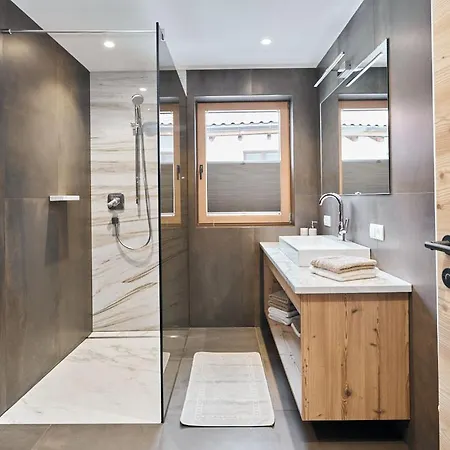 Alpenchalet S'andalr Apartment *